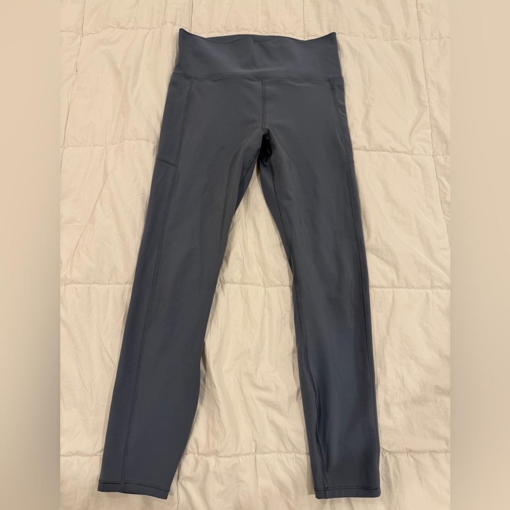 Vuori light blue studio pocket legging
